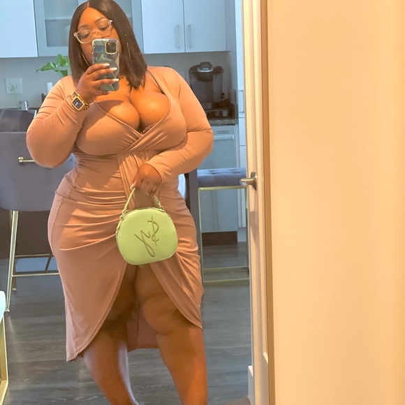 Meet your Posher, @kewtrouble - Picture 3 of 11